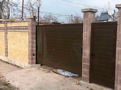 установка откатных ворот в Ялте