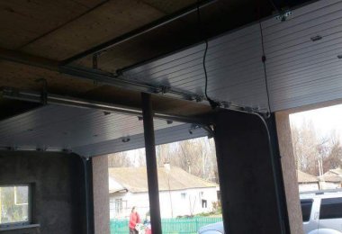 Секционные ворота, работы в Севастополе