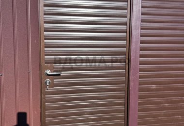 роллетные ворота с калиткой